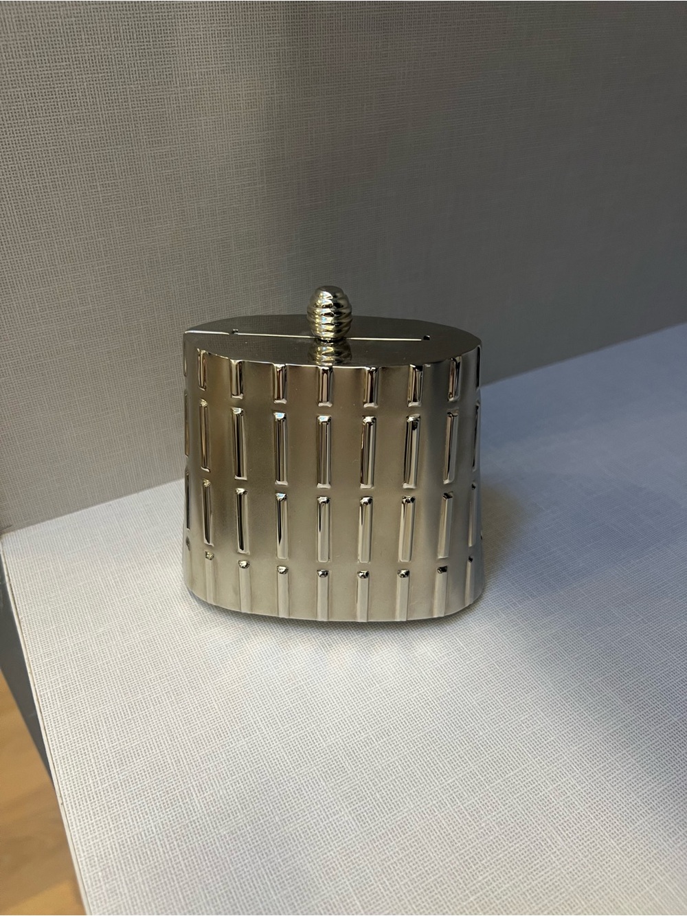Metallic Silver Shell Clutch Purse